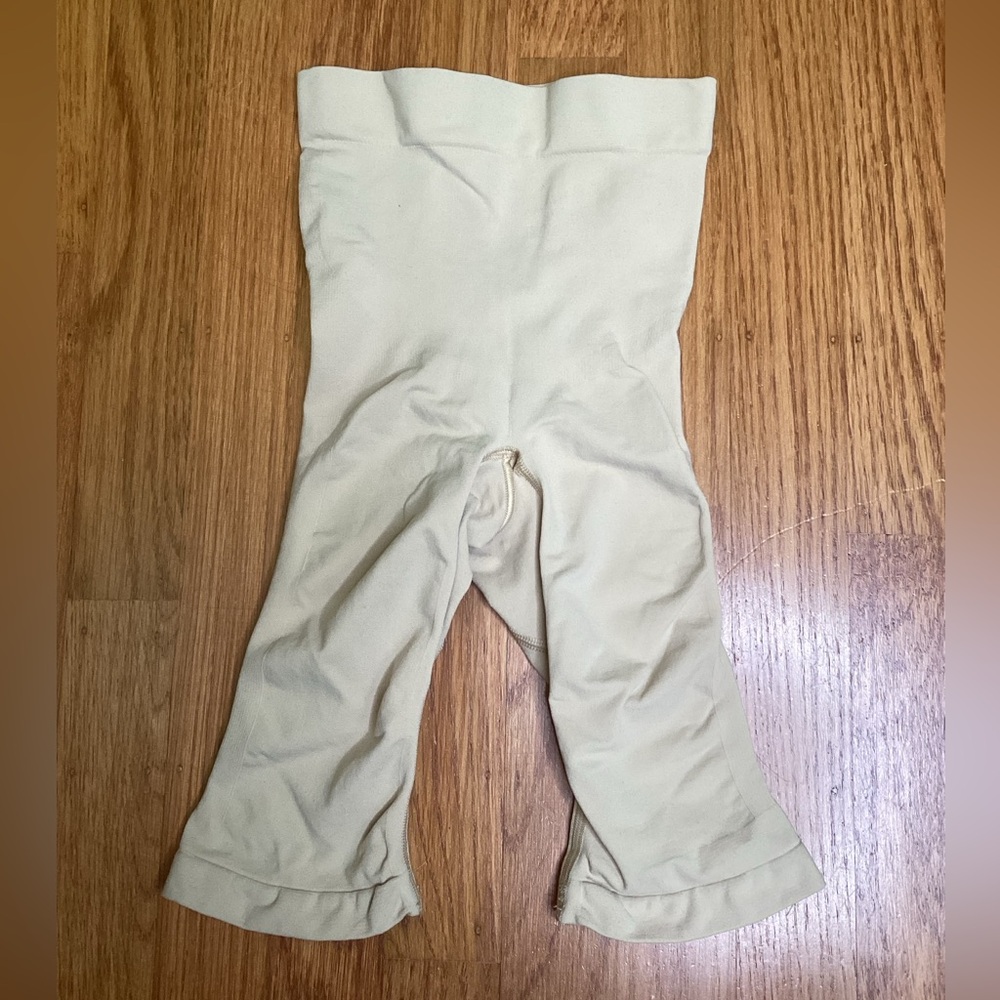 SKIMS Shapewear, size Small/Medium, NWOT